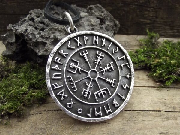 Amulett Vegvisir aus Silber